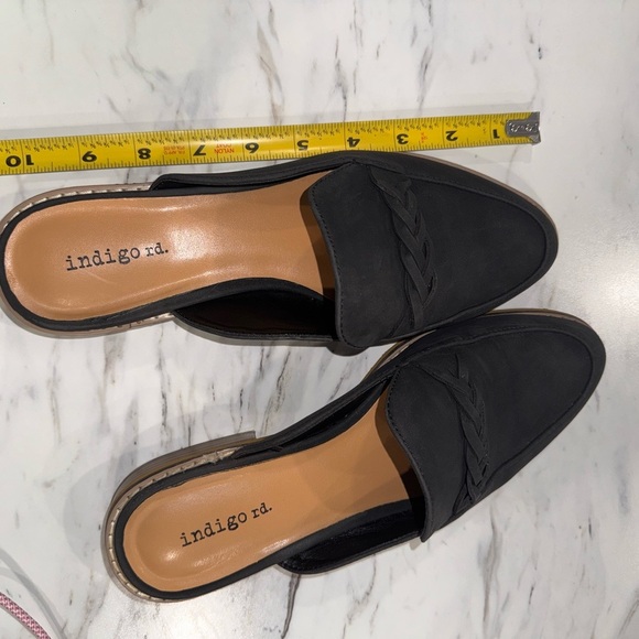 Indigo Women's Black Mules with Braided Detail size 8 - Picture 12 of 13